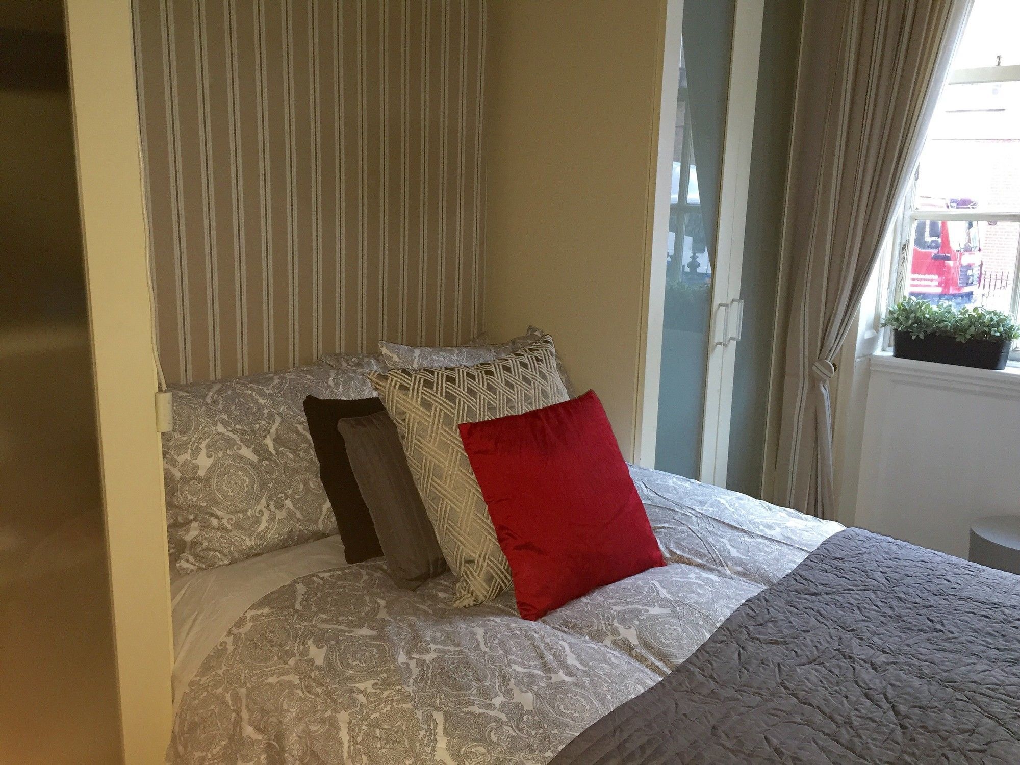 City Centre Georgian Style Apartment Дъблин Екстериор снимка